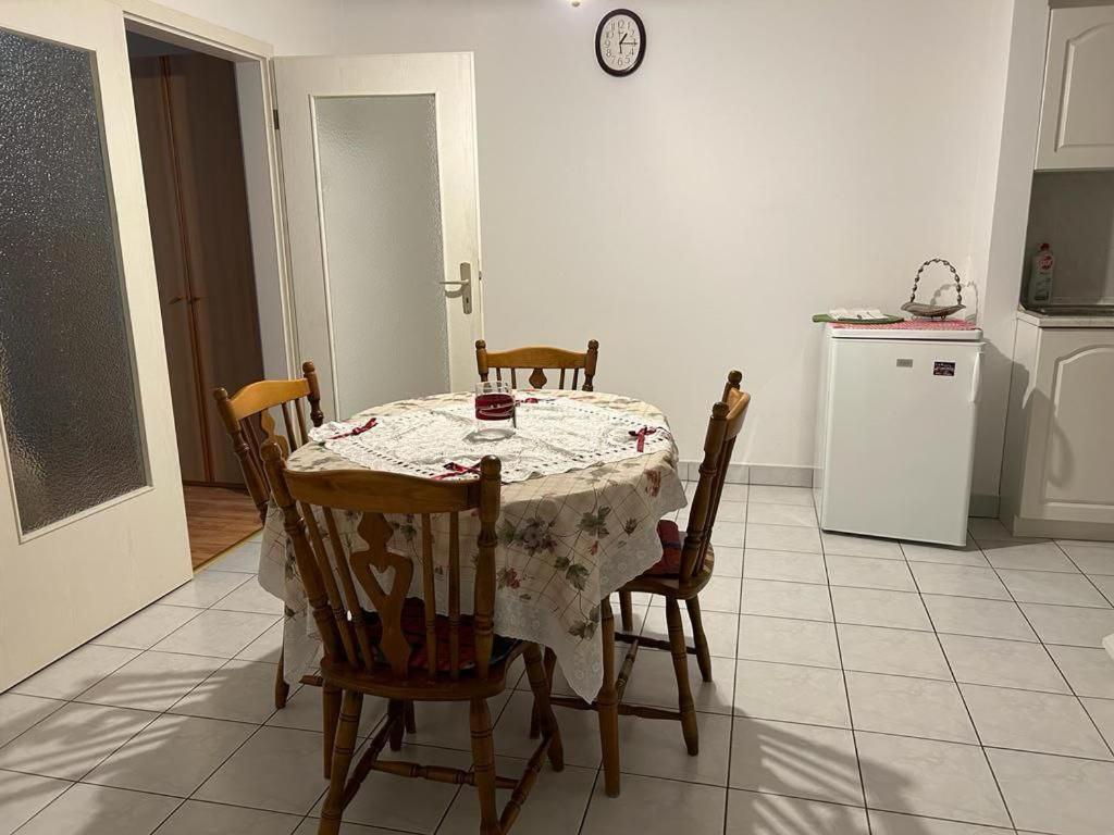 Rehab Apartment Heviz Bagian luar foto