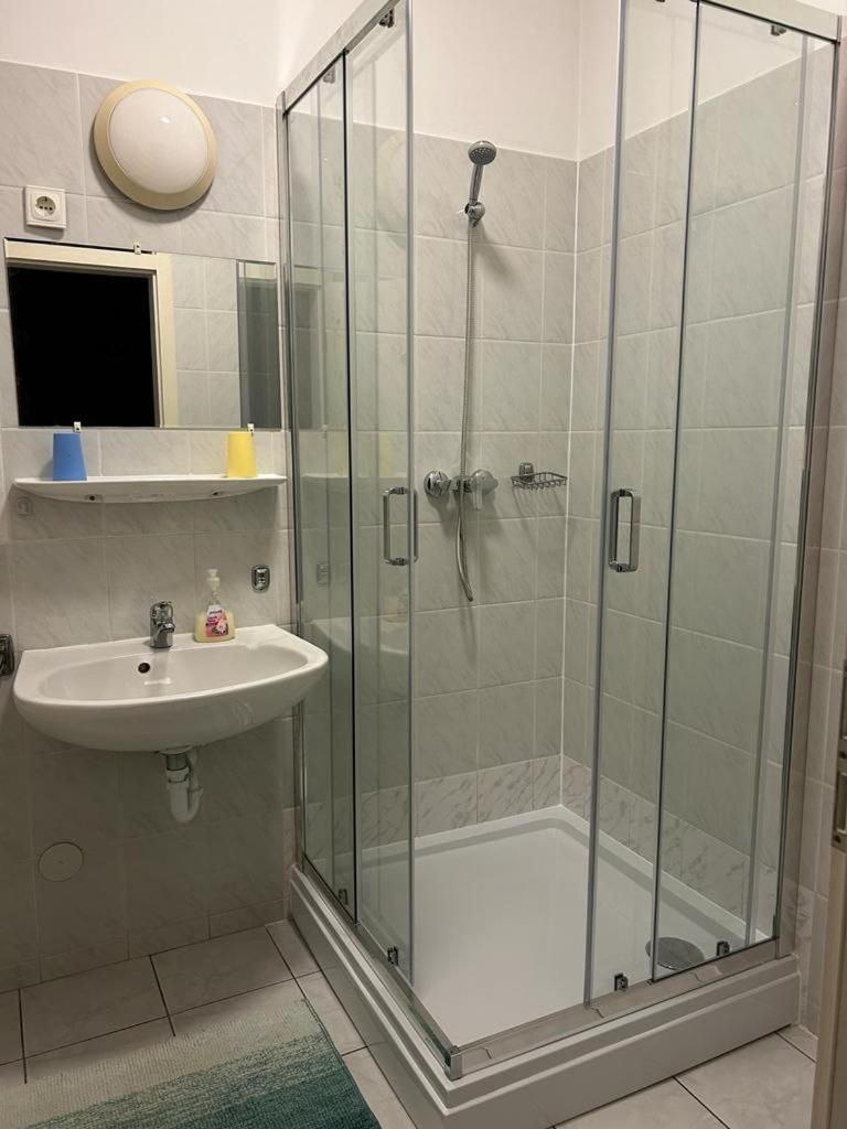 Rehab Apartment Heviz Bagian luar foto